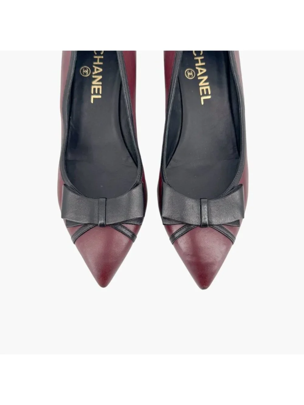 Chanel Pointed Toe Bow Pumps Size 38 US 7-7.5 Maroon Leather CC Mid Block Heel